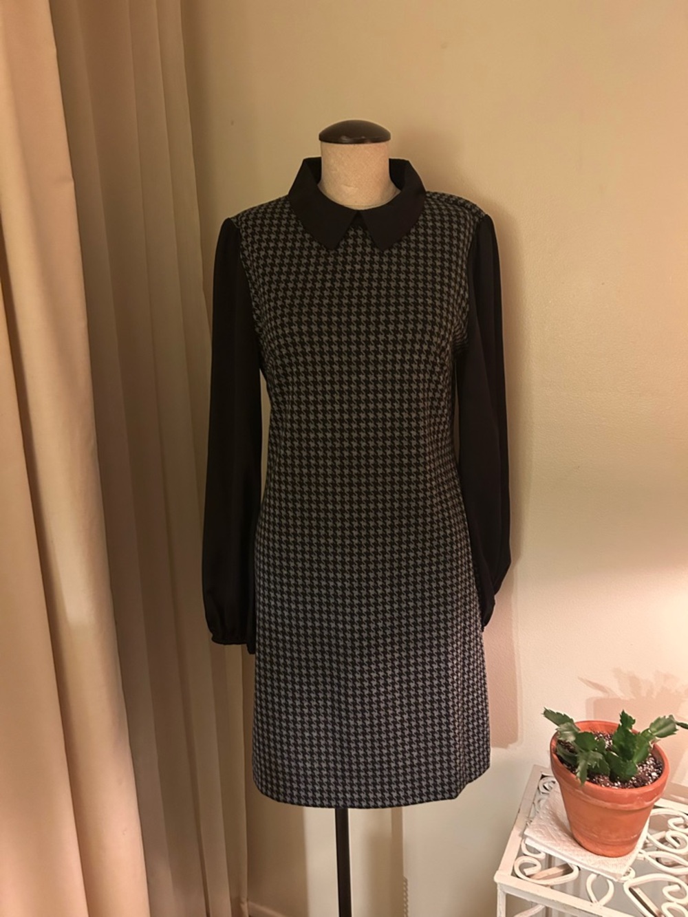 Tommy Hilfiger Black and Gray Houndstooth Long-Sleeve Dress sz 10 - Picture 10 of 10